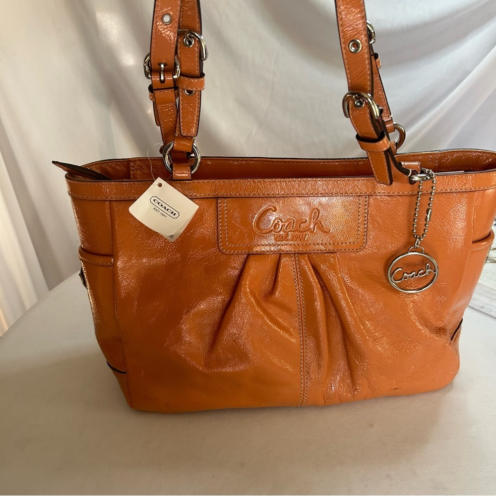 NEW WITH TAGS COUCH | SHOULDER BAG